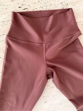 Alo Airlift High-Waist 7/8 Leggings, Small